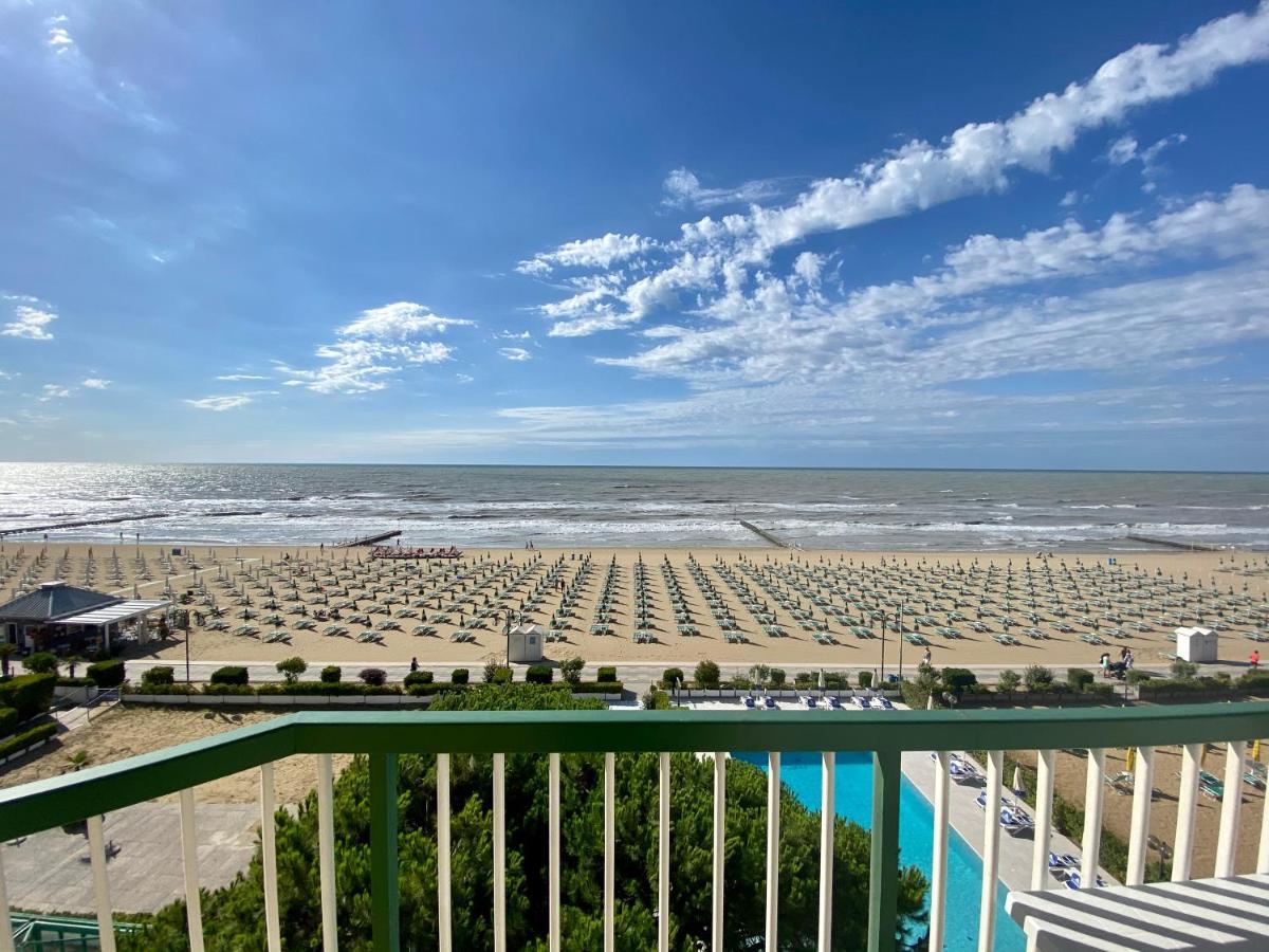 Hotel Florida ลิโดดิเยโซโล ภายนอก รูปภาพ