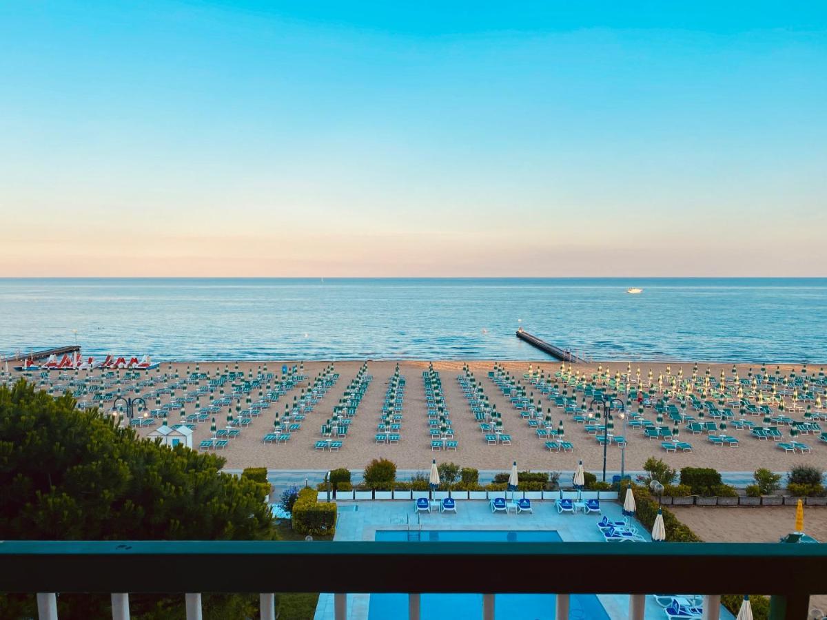 Hotel Florida ลิโดดิเยโซโล ภายนอก รูปภาพ