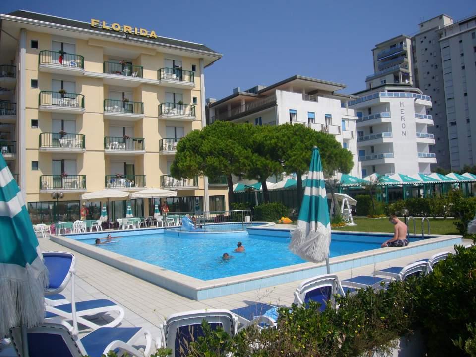 Hotel Florida ลิโดดิเยโซโล ภายนอก รูปภาพ