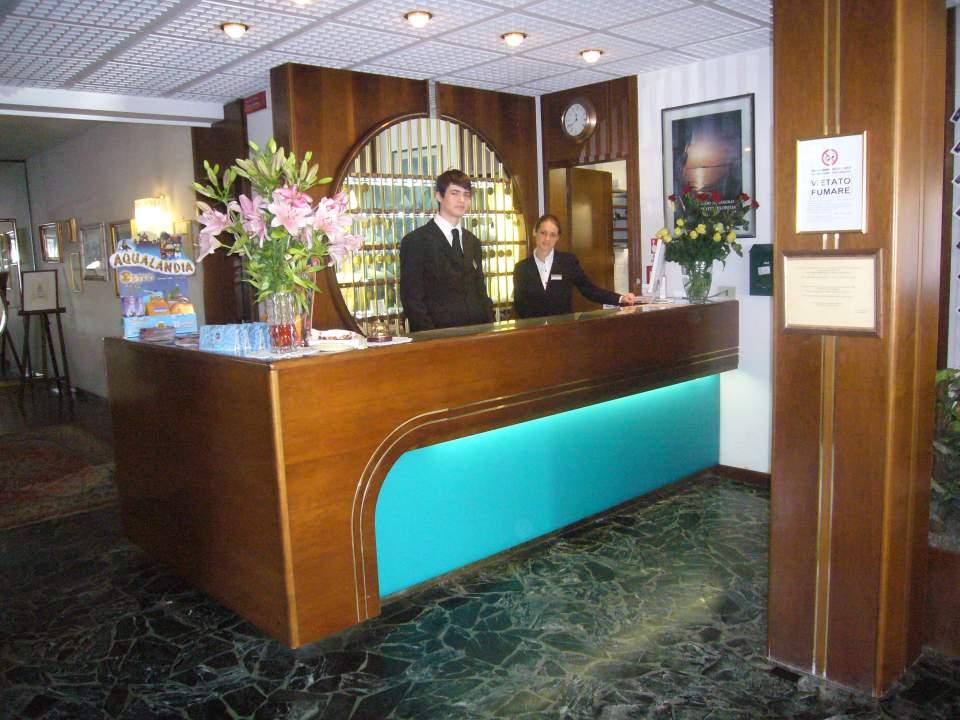 Hotel Florida ลิโดดิเยโซโล ภายนอก รูปภาพ