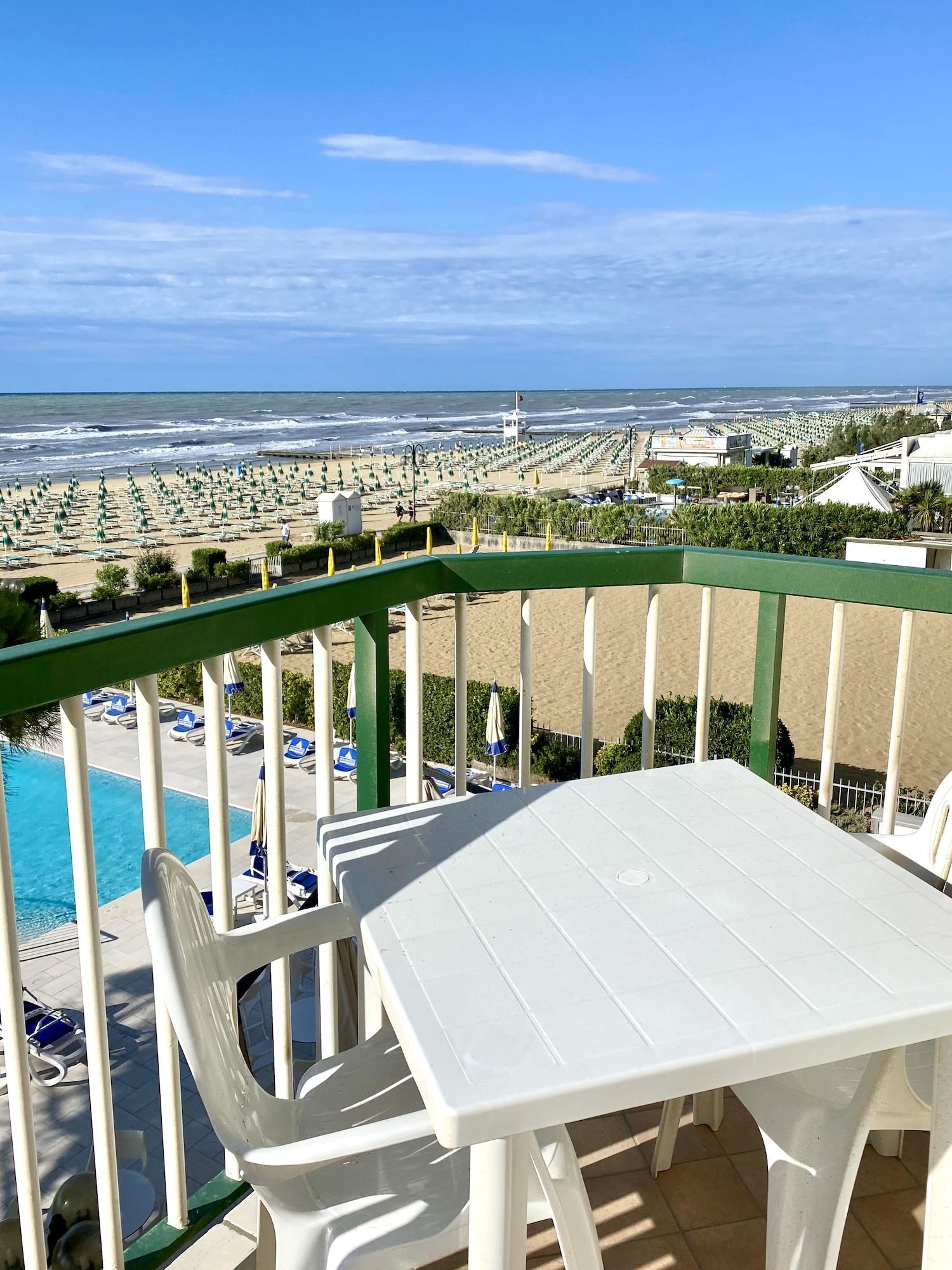 Hotel Florida ลิโดดิเยโซโล ภายนอก รูปภาพ